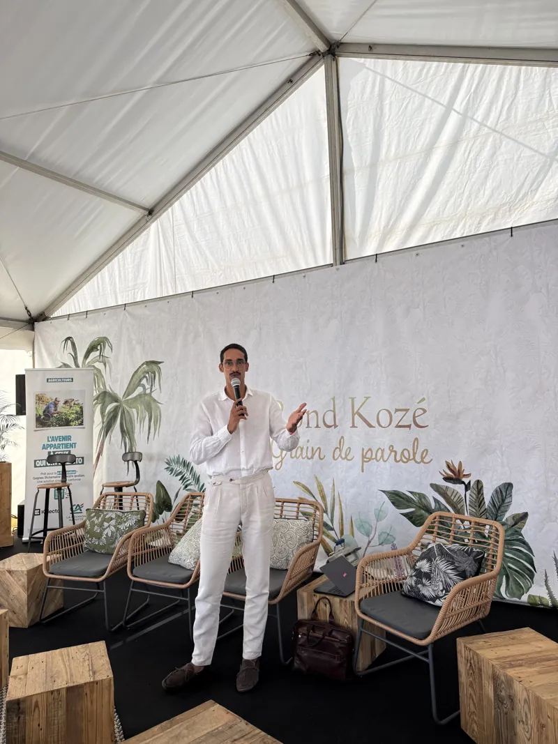 Julien Talbot au micro, Rond Kozé, Foire agricole de Bras-Panon