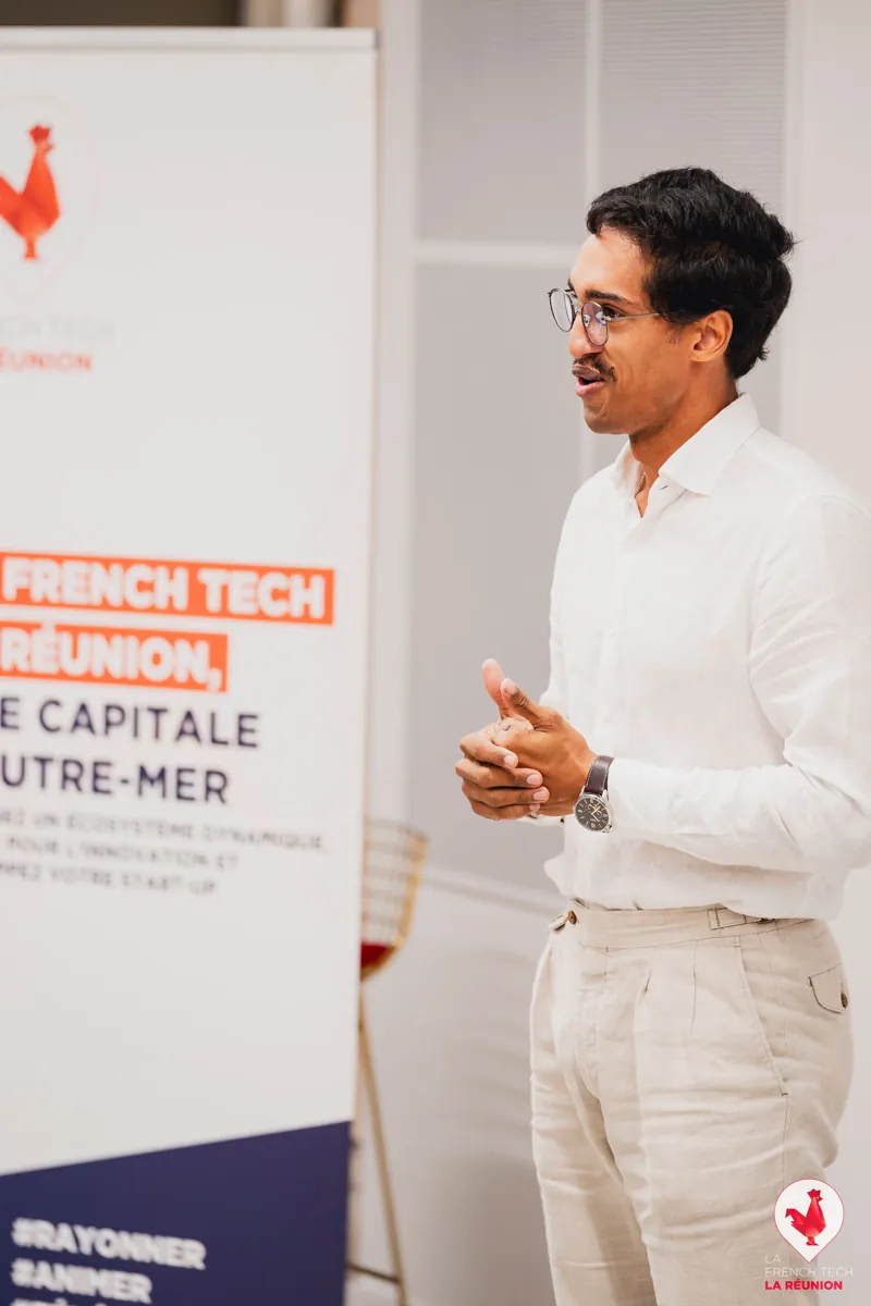 Julien Talbot au micro, French Tech Réunion